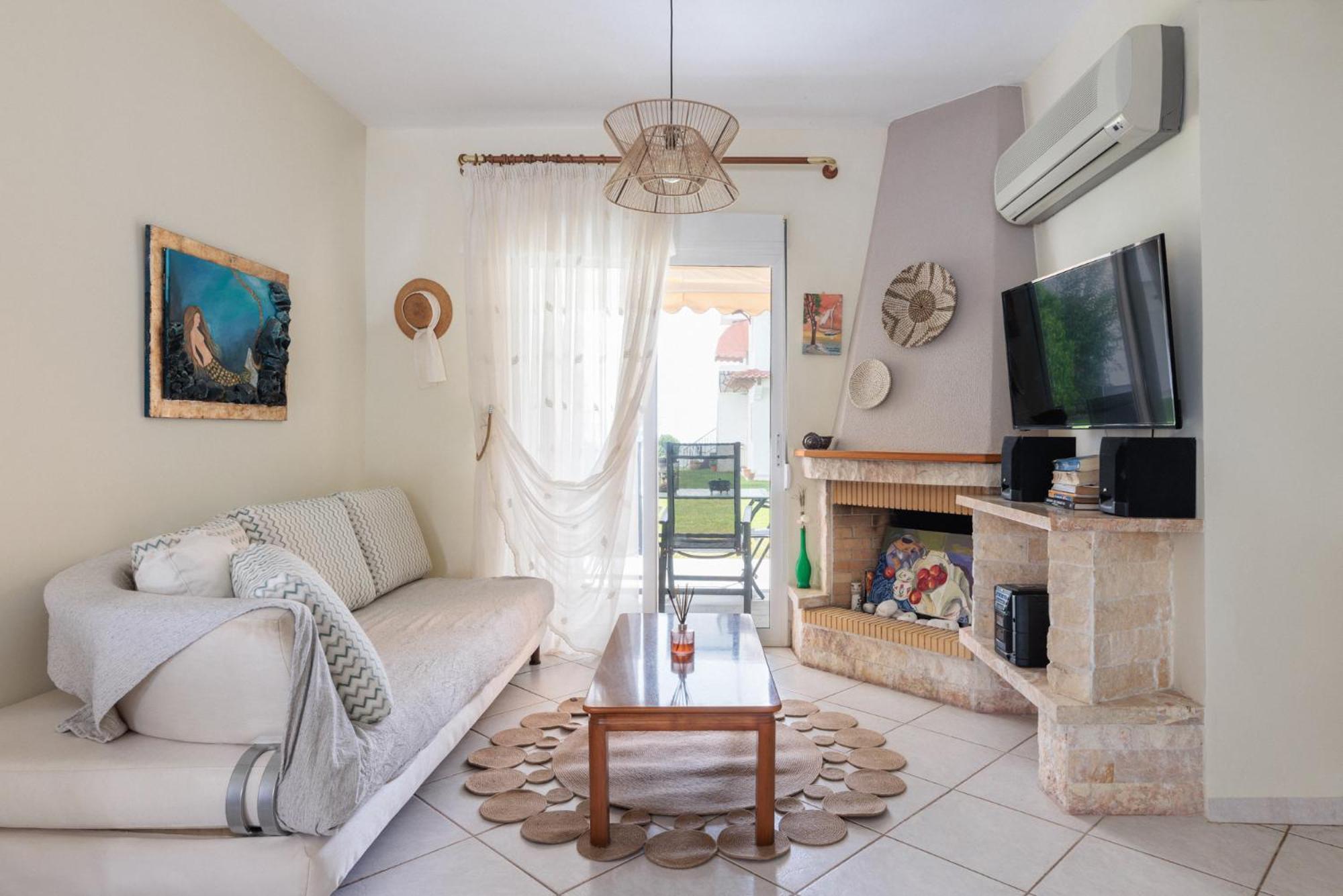 Apartment Next To The Sea Paralia Dionysiou Exterior photo